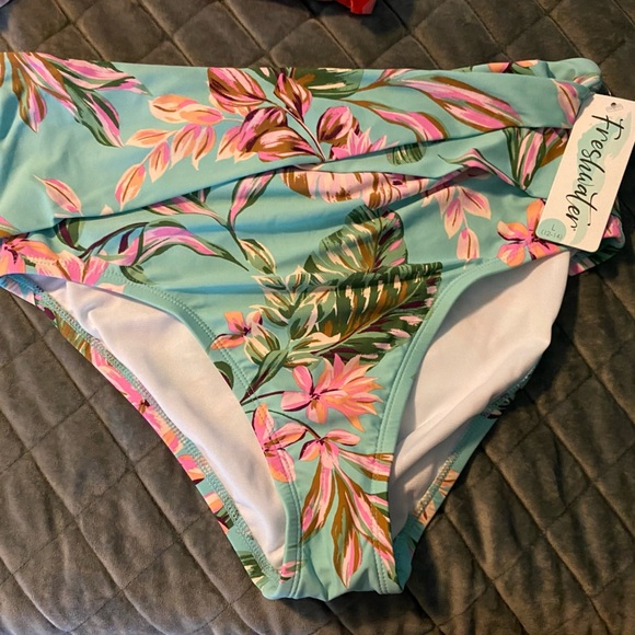 freshwater Other - Freshwater paradise bikini bottom size-L